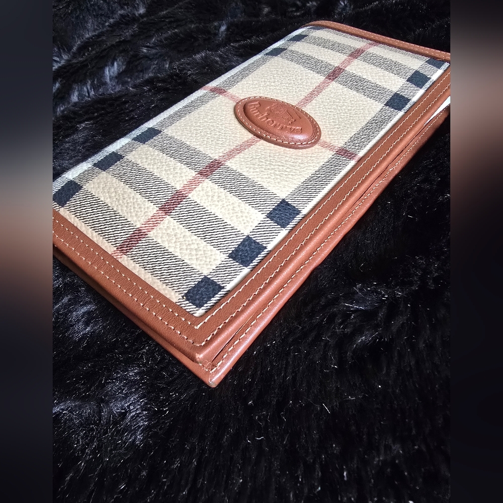 Authentic Burberry Plaid Continental Wallet with Brown Leather Trim - Picture 2 of 16